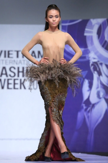 Đồ couture việt ra mắt tại vn international fashion week