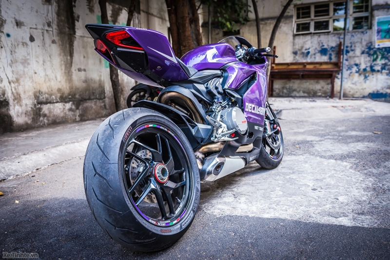 Ducati 899 panigale màu tím mộng mơ của decal4bike