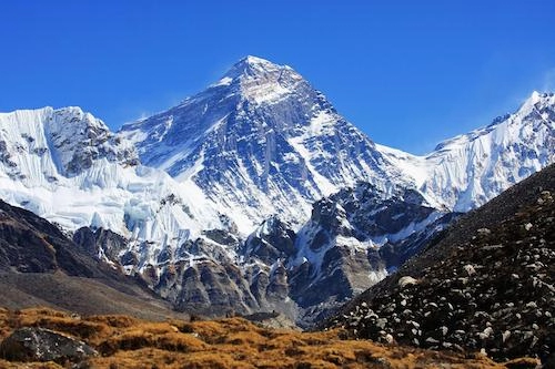 Everest - đỉnh núi không thể bị chinh phục năm 2015