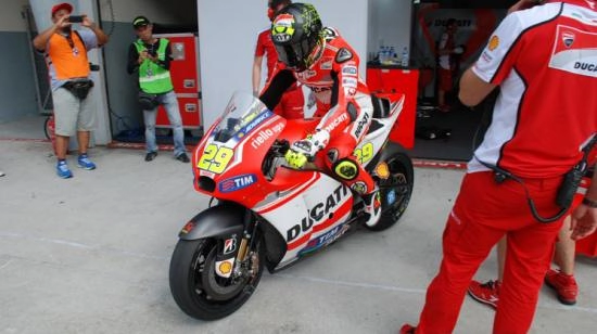 Giải đua motogp 2015 chính thức khởi động tại sepang