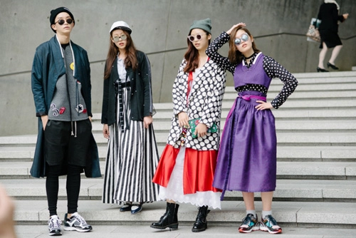 Gu mặc ấn tượng của tín đồ thời trang seoul fashion week