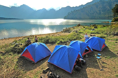 Gunung rinjani hành trình cheo leo bên miệng núi lửa