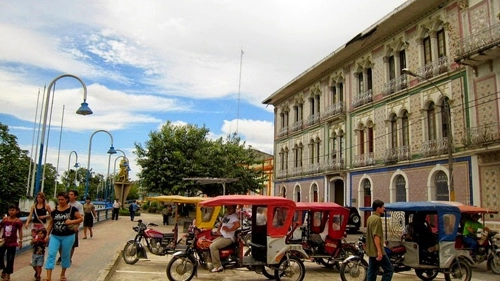 Iquitos thành phố không thể tiếp cận bằng đường bộ