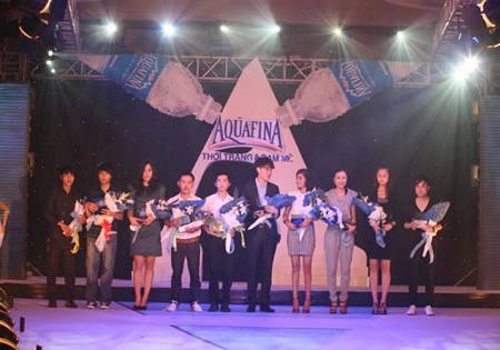 Khởi động aquafina pure fashion 2010