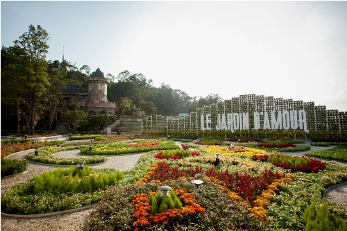 Khu vực vườn hoa le jardin damour