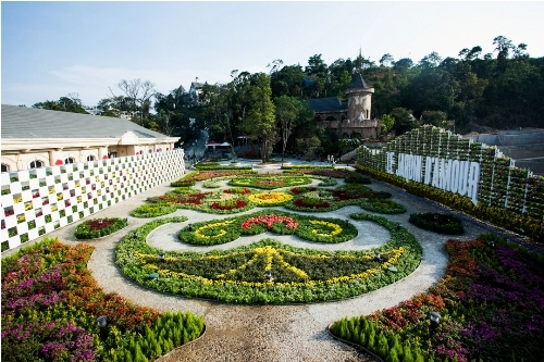 Khu vực vườn hoa le jardin damour