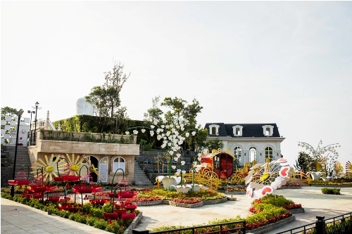 Khu vực vườn hoa le jardin damour