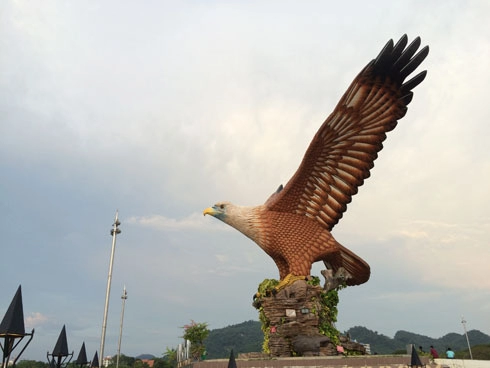 Làm bạn với vua bầu trời tại langkawi