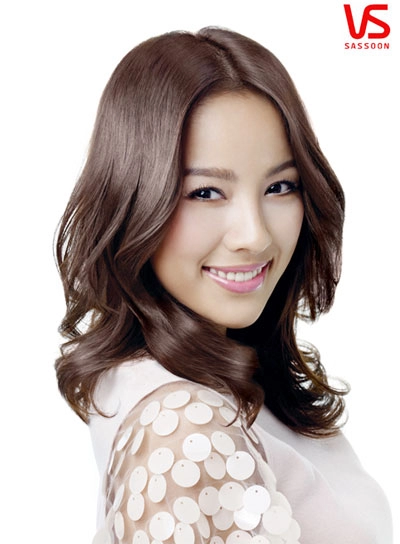 Lee hyori thử 4 kiểu tóc mùa xuân