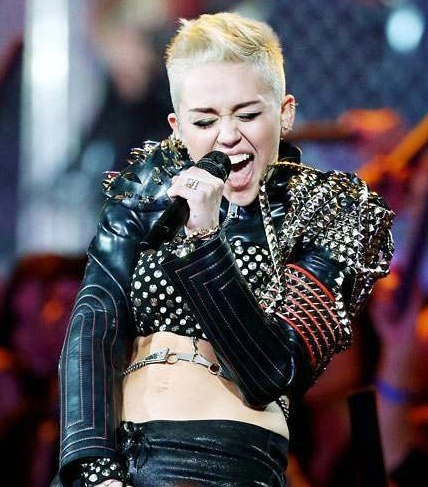 Lối ăn mặc chơi bời của miley cyrus 2