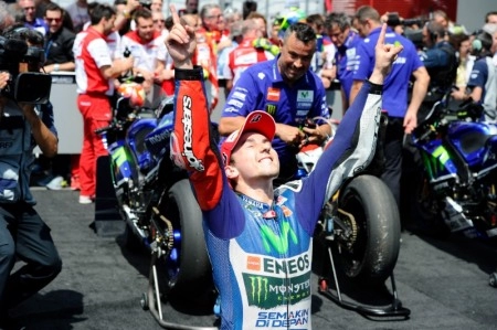 Lorenzo có chiến thắng thứ ba liên tiếp tại motogp 2015 và lần thứ 36 trong sự nghiệp