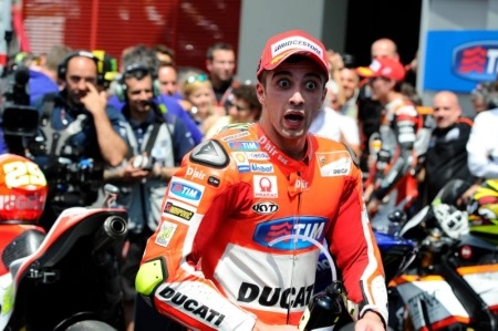 Lorenzo có chiến thắng thứ ba liên tiếp tại motogp 2015 và lần thứ 36 trong sự nghiệp