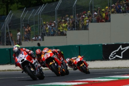 Lorenzo có chiến thắng thứ ba liên tiếp tại motogp 2015 và lần thứ 36 trong sự nghiệp