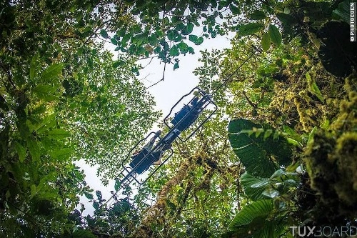 Mạo hiểm với xe đạp bay ở ecuador