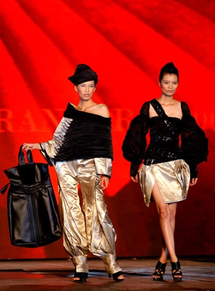 Mẫu thời trang tại vn colletion grandprix 2008