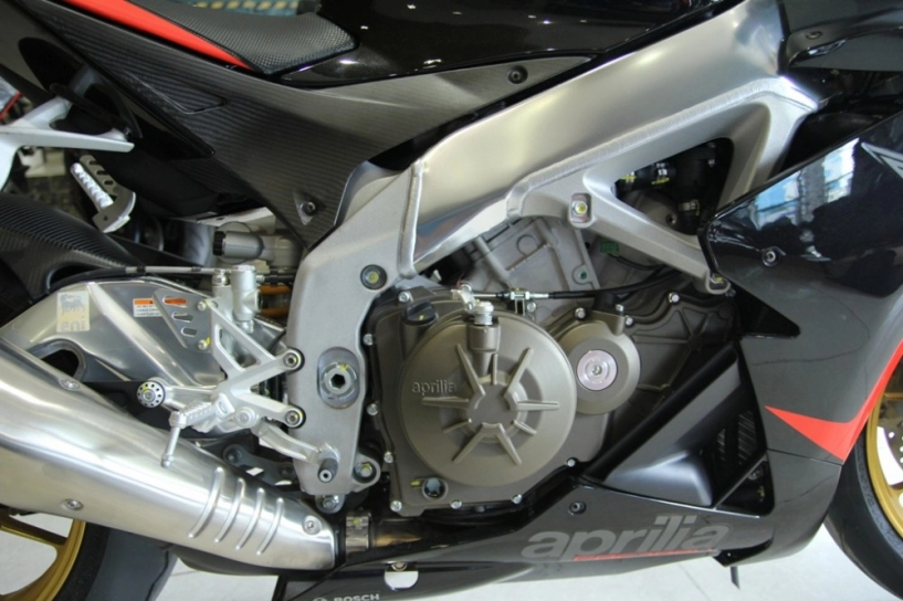 Motor khủng aprilia rsv4 rr 2015 từ ý nhập tịch việt nam