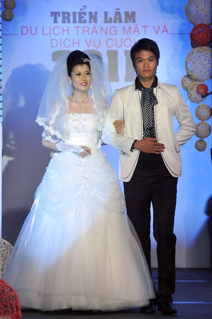 Người đẹp bí mật eva nổi bật đêm gala wedding