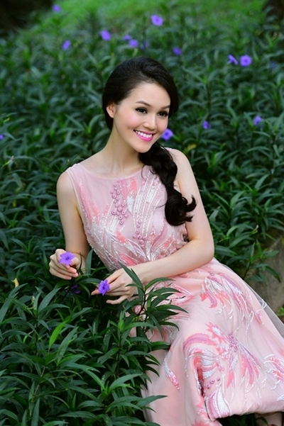 Nhan sắc miss ngôi sao 2014 rạng rỡ trong nắng