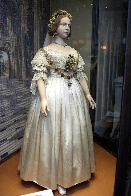 Những bộ váy cưới biểu tượng trong lịch sử