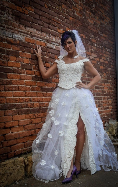 Những bộ váy cưới làm từ giấy vệ sinh