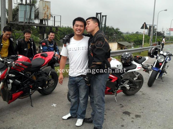 Những hình ảnh không thể đỡ nổi bên chiếc xe pkl của biker việt