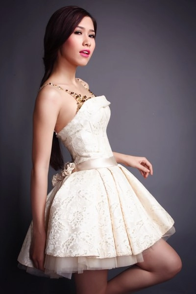 Phan thu quyên đa phong cách với váy cưới biến tấu