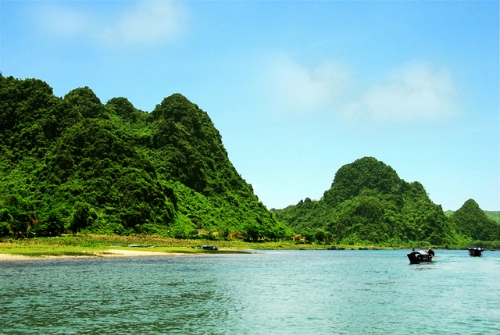 Phong nha - kẻ bàng ngôi sao đang lên ở khu vực