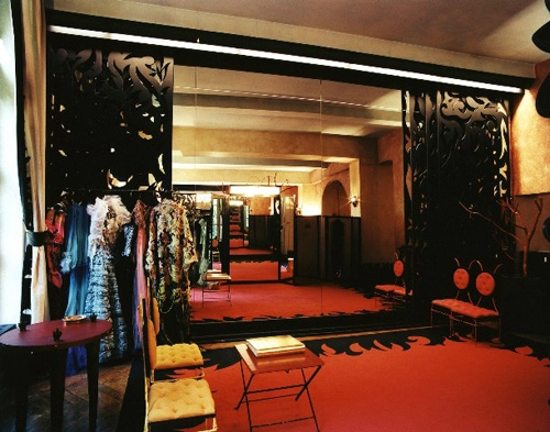 Phòng thử đồ couture - thánh địa thời trang của giới thượng lưu