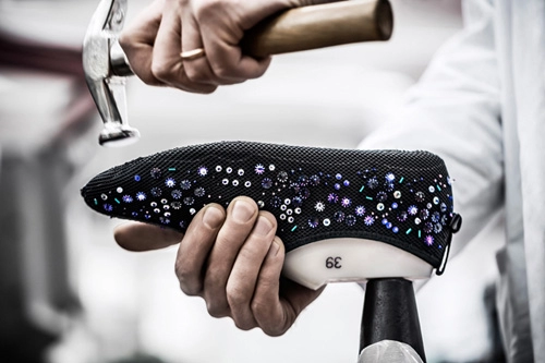 Quy trình sản xuất giày fusion sneakers của dior