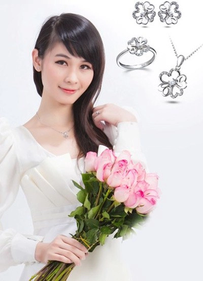 Rạng ngời 83 cùng trang sức pnjsilver