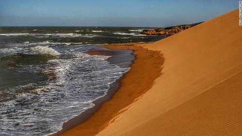 Sa mạc chạm trán đại dương tại mũi đất nam mỹ