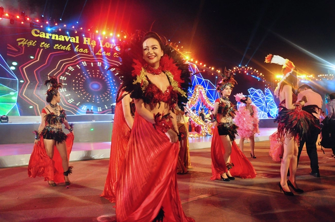 Sắc màu rực rỡ trong lễ hội carnaval hạ long 2015