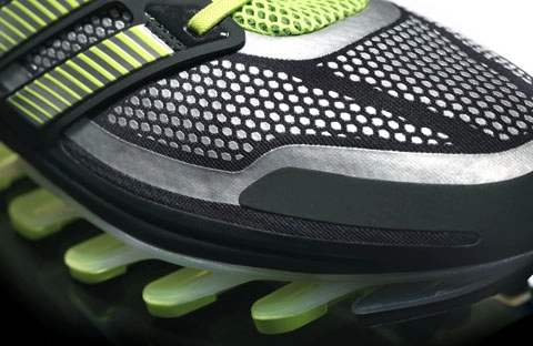Springblade dòng giày chạy bộ độc của adidas