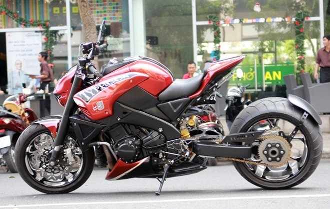 Suzuki b-king độ phong cách quái thú