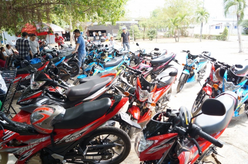 Suzuki raider offline cafe tại cầu saigon 