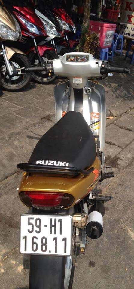Suzuki xipo 99 độ keng trên đường phố