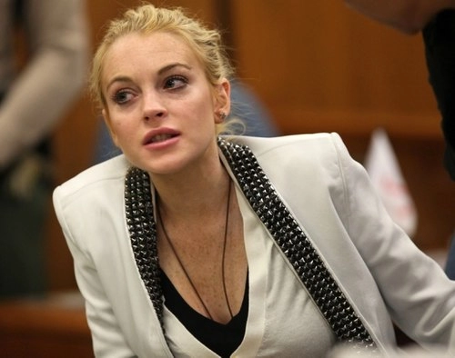 Thời trang hầu tòa của lindsay lohan