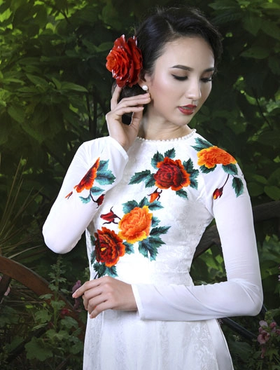 Thuận việt giới thiệu bộ sưu tập áo dài mới tại pháp
