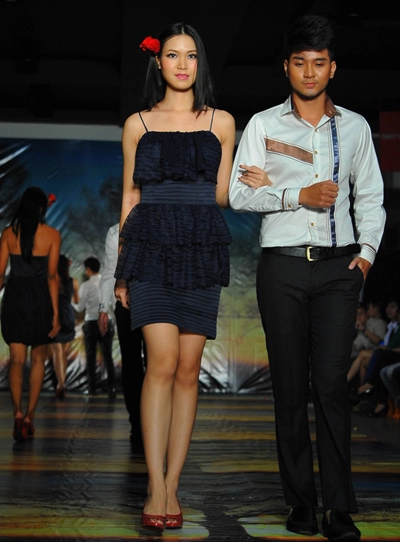 Thùy dung catwalk cùng vương thu phương