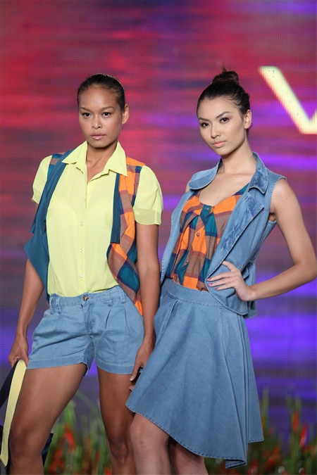 Thùy dung nổi bật trên sàn catwalk