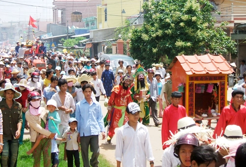 Trăm năm làng biển mỹ long