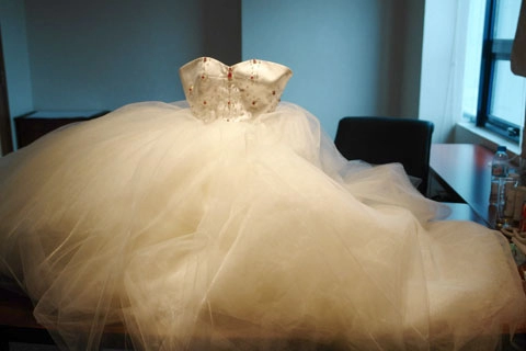 Trao kỷ lục cho chiếc váy cưới đắt nhất việt nam