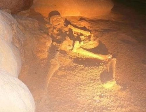 Trinh nữ pha lê trong hang địa ngục ở belize