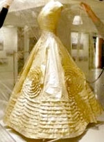 Trưng bày bản sao váy cưới của jackie kennedy