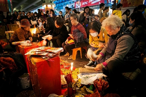 Tục đả hình nhân ở hong kong