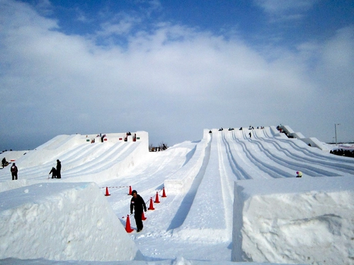 Tưng bừng lễ hội tuyết tại sapporo