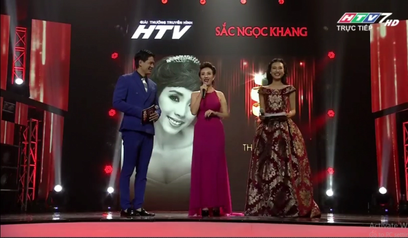Việt hương quậy tưng trong đêm bình chọn htv award