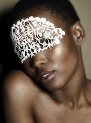 Xu hướng face lace đổ bộ nền công nghiệp thời trang