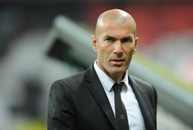 Zidane khẳng định sẽ không thay benitez dẫn dắt real madrid mùa này