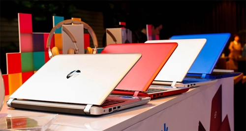 4 laptop nổi bật bán tháng 72015